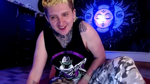 Snapshot of ftmblueyes chatting on 8, 1, 2025 HEHIM online show from 8, 1, 2025