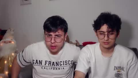 Snapshot of fuck_blow chatting on 15, 11, 2025 uwu online show from 15, 11, 2025