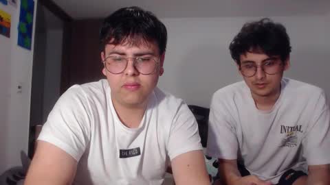 Snapshot of fuck_blow chatting on 18, 11, 2025 uwu online show from 18, 11, 2025