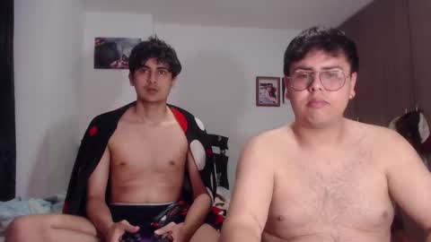 Snapshot of fuck_blow chatting on 21, 11, 2025 uwu online show from 21, 11, 2025