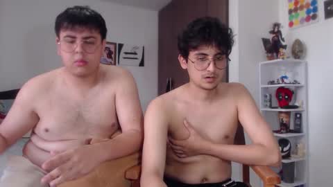 Snapshot of fuck_blow chatting on 22, 11, 2025 uwu online show from 22, 11, 2025