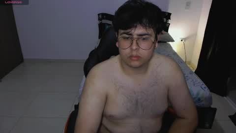 Snapshot of fuck_blow chatting on 27, 3, 2026 uwu online show from 27, 3, 2026