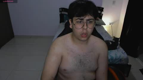 Snapshot of fuck_blow chatting on 27, 3, 2026 uwu online show from 27, 3, 2026