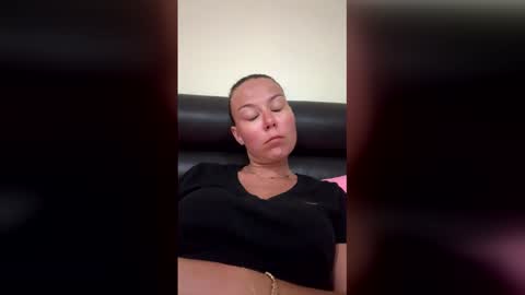 Snapshot of fuckhard4you chatting on 12, 2, 2026 La online show from 12, 2, 2026