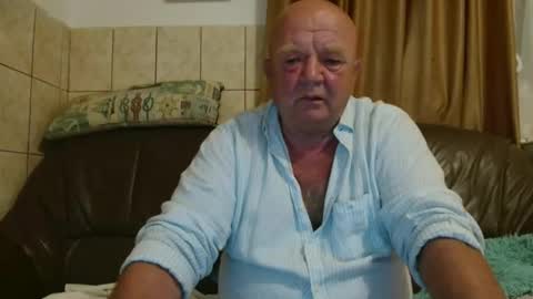 Snapshot of fullballs6 chatting on 17, 9, 2025 fullballs6 online show from 17, 9, 2025