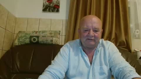 Snapshot of fullballs6 chatting on 13, 10, 2025 fullballs6 online show from 13, 10, 2025