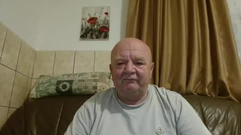 Snapshot of fullballs6 chatting on 15, 10, 2025 fullballs6 online show from 15, 10, 2025