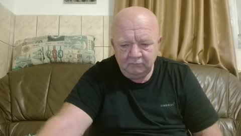 Snapshot of fullballs6 chatting on 20, 10, 2025 fullballs6 online show from 20, 10, 2025