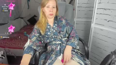 funny_bunny4 online show from 1, 1, 2025