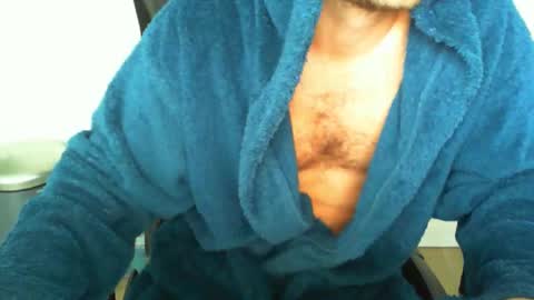 YWhiteNiceMan online show from 1, 10, 2025