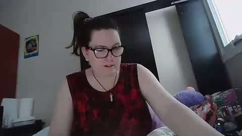 Snapshot of fuzzypeaches87 chatting on 21, 12, 2025 fuzzypeaches87 online show from 21, 12, 2025