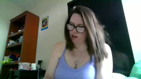 Snapshot of fuzzypeaches87 chatting on 19, 3, 2026 fuzzypeaches87 online show from 19, 3, 2026