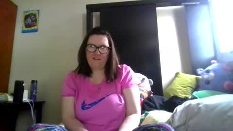 Snapshot of fuzzypeaches87 chatting on 21, 3, 2026 fuzzypeaches87 online show from 21, 3, 2026