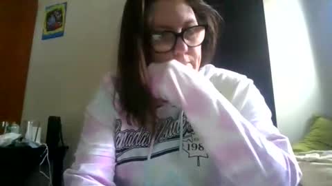 Snapshot of fuzzypeaches87 chatting on 23, 3, 2026 fuzzypeaches87 online show from 23, 3, 2026