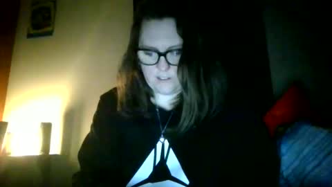 Snapshot of fuzzypeaches87 chatting on 25, 3, 2026 fuzzypeaches87 online show from 25, 3, 2026