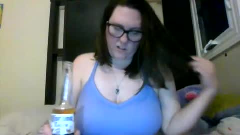 Snapshot of fuzzypeaches87 chatting on 27, 3, 2026 fuzzypeaches87 online show from 27, 3, 2026