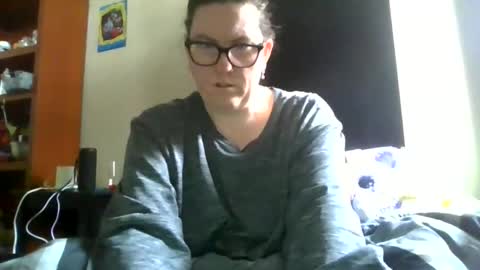 Snapshot of fuzzypeaches87 chatting on 6, 4, 2026 fuzzypeaches87 online show from 6, 4, 2026