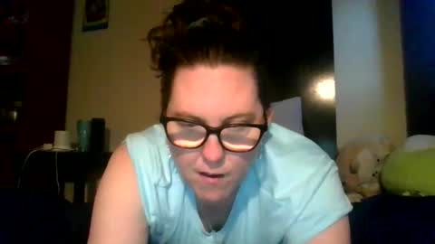 Snapshot of fuzzypeaches87 chatting on 7, 4, 2026 fuzzypeaches87 online show from 7, 4, 2026