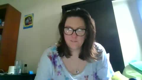 Snapshot of fuzzypeaches87 chatting on 13, 4, 2026 fuzzypeaches87 online show from 13, 4, 2026