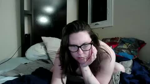 Snapshot of fuzzypeaches87 chatting on 4, 5, 2026 fuzzypeaches87 online show from 4, 5, 2026