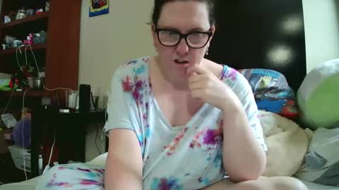 Snapshot of fuzzypeaches87 chatting on 6, 5, 2026 fuzzypeaches87 online show from 6, 5, 2026