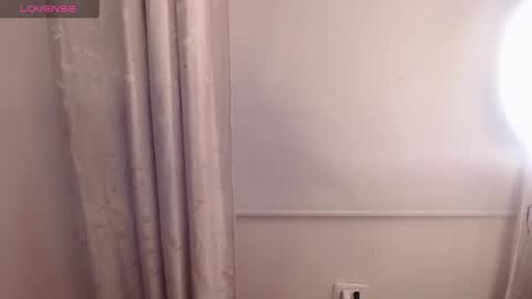 Snapshot of fyreandfox_ chatting on 19, 2, 2025 FIRE AND FOX online show from 19, 2, 2025