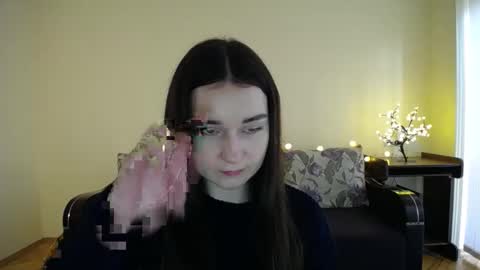 Snapshot of gabby_di chatting on 1, 2, 2025 Jaklin online show from 1, 2, 2025