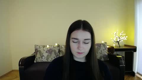 Snapshot of gabby_di chatting on 4, 2, 2025 Jaklin online show from 4, 2, 2025