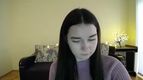 Snapshot of gabby_di chatting on 6, 2, 2025 Jaklin online show from 6, 2, 2025