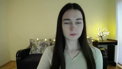 Snapshot of gabby_di chatting on 8, 2, 2025 Jaklin online show from 8, 2, 2025