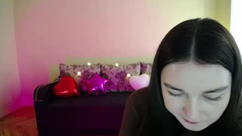 Snapshot of gabby_di chatting on 4, 3, 2025 Jaklin online show from 4, 3, 2025