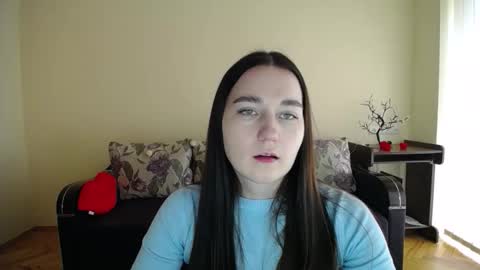 Snapshot of gabby_di chatting on 5, 10, 2025 Jaklin online show from 5, 10, 2025