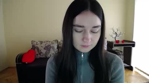 Snapshot of gabby_di chatting on 3, 11, 2025 Jaklin online show from 3, 11, 2025