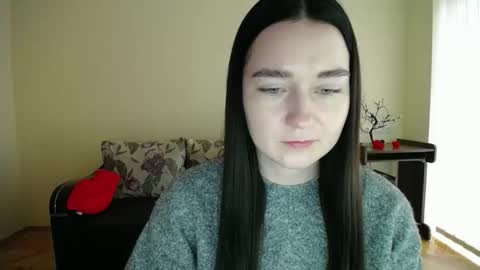 Snapshot of gabby_di chatting on 8, 11, 2025 Jaklin online show from 8, 11, 2025