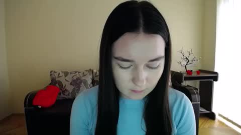 Snapshot of gabby_di chatting on 9, 11, 2025 Jaklin online show from 9, 11, 2025