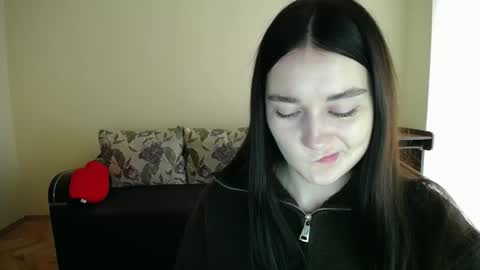 Snapshot of gabby_di chatting on 12, 11, 2025 Jaklin online show from 12, 11, 2025