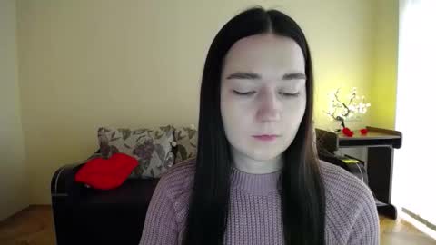 Snapshot of gabby_di chatting on 4, 12, 2025 Jaklin online show from 4, 12, 2025