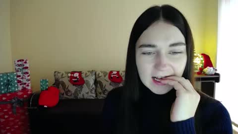 Snapshot of gabby_di chatting on 17, 12, 2025 Jaklin online show from 17, 12, 2025