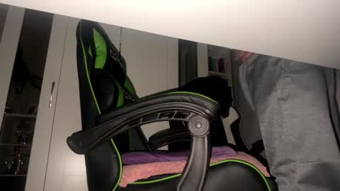 Gabeitches16 online show from 4, 12, 2025