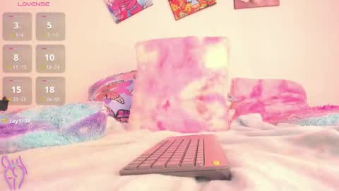 please follow my friendasya zas online show from 16, 12, 2025