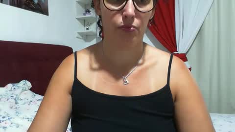 gaby  layla online show from 6, 4, 2026