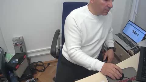 gabriel9_2003 online show from 14, 4, 2026