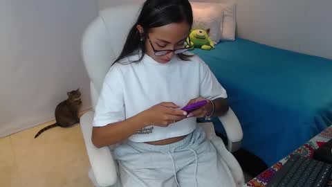 Snapshot of gabriela_morales01 chatting on 10, 2, 2025 .  online show from 10, 2, 2025