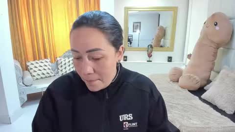 Snapshot of gaby_trent chatting on 7, 11, 2025 gabriela online show from 7, 11, 2025