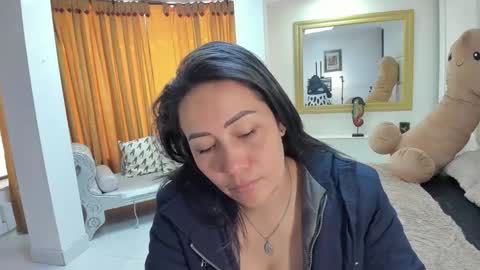 Snapshot of gaby_trent chatting on 20, 11, 2025 gabriela online show from 20, 11, 2025