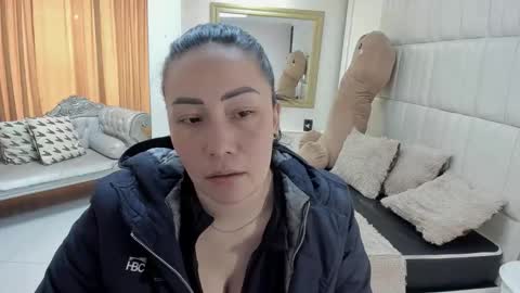 Snapshot of gaby_trent chatting on 18, 12, 2025 gabriela online show from 18, 12, 2025