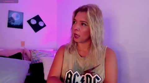 Snapshot of gaia_stonne chatting on 5, 12, 2025 gaia_stonne online show from 5, 12, 2025