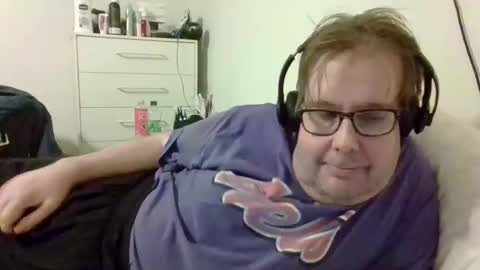 Snapshot of garyg930 chatting on 19, 10, 2025 Gary online show from 19, 10, 2025