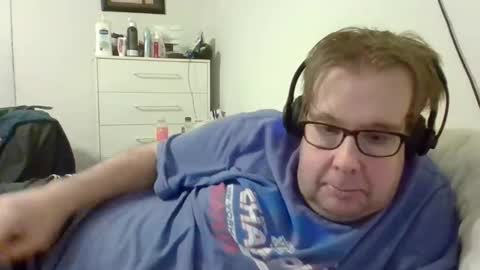 Snapshot of garyg930 chatting on 25, 10, 2025 Gary online show from 25, 10, 2025