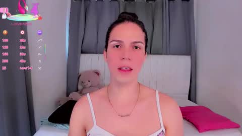 Vnecis Marn online show from 4, 3, 2026